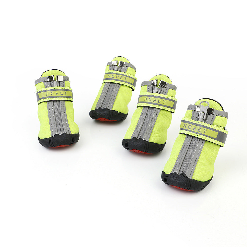 Wear-resistant outdoor dog shoes
Waterproof pet shoes for hiking
Durable dog shoes for mountaineering
Spring and autumn dog shoes for all-weather protection
Outdoor dog footwear for small, medium, and large dogs
Protective waterproof shoes for dogs
Comfortable hiking shoes for dogs
Breathable pet shoes for outdoor activities
Outdoor mountaineering dog shoes
All-weather wear-resistant dog shoes
